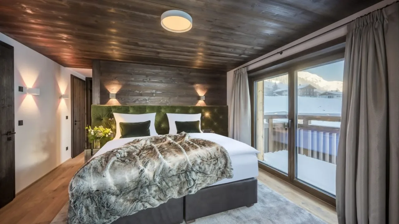 Elegant Alpine Retreat With Private Sauna photo 2