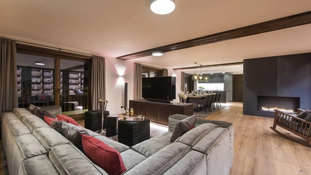 Elegant Alpine Retreat With Private Sauna photo 4