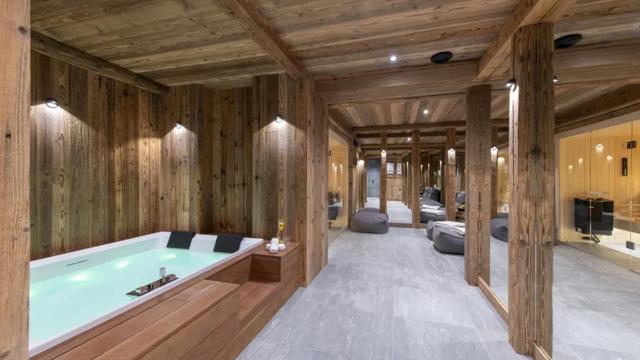 Alpine Chic Chalet With Spa Bliss photo 3
