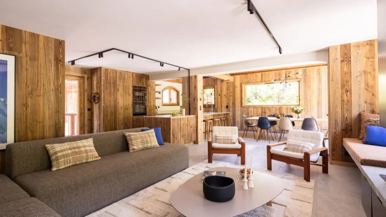Elegant Ski Chalet Featuring Private Hot Tub photo 2