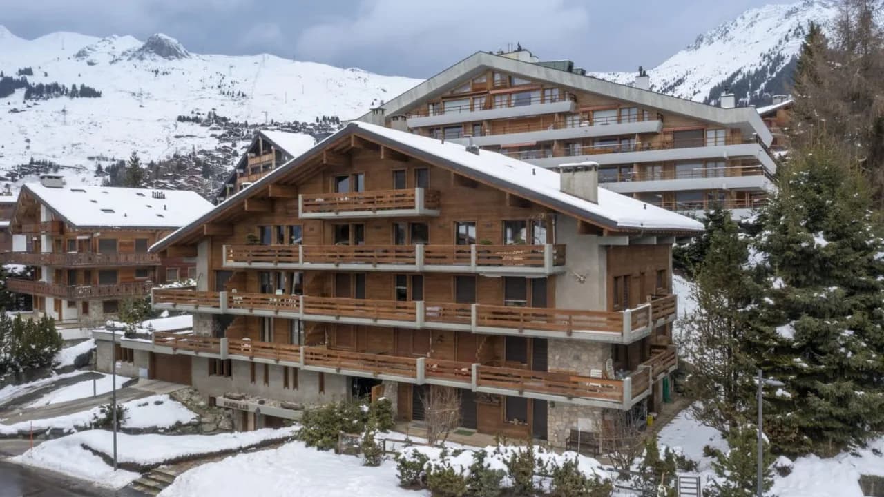 Modern Alpine Apartment Perfect for Ski Holiday photo 2