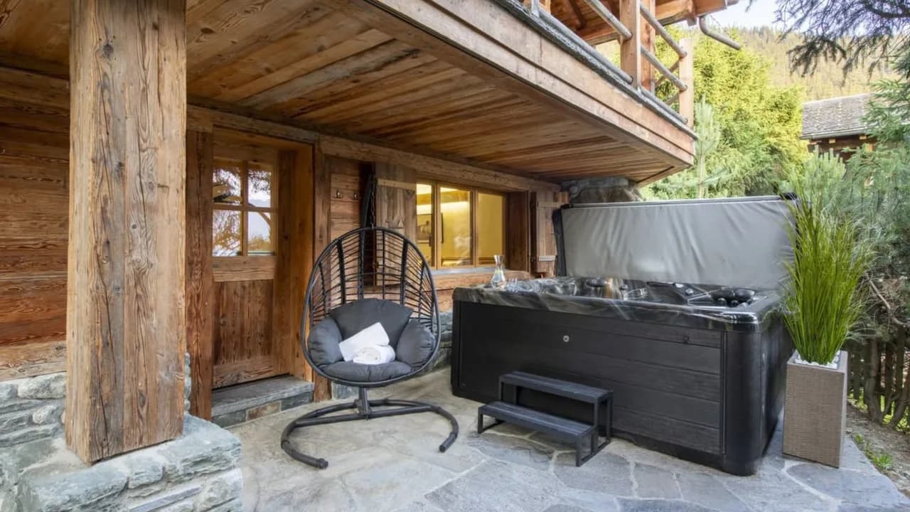 Cozy Ski Chalet With Outdoor Hot Tub photo 5