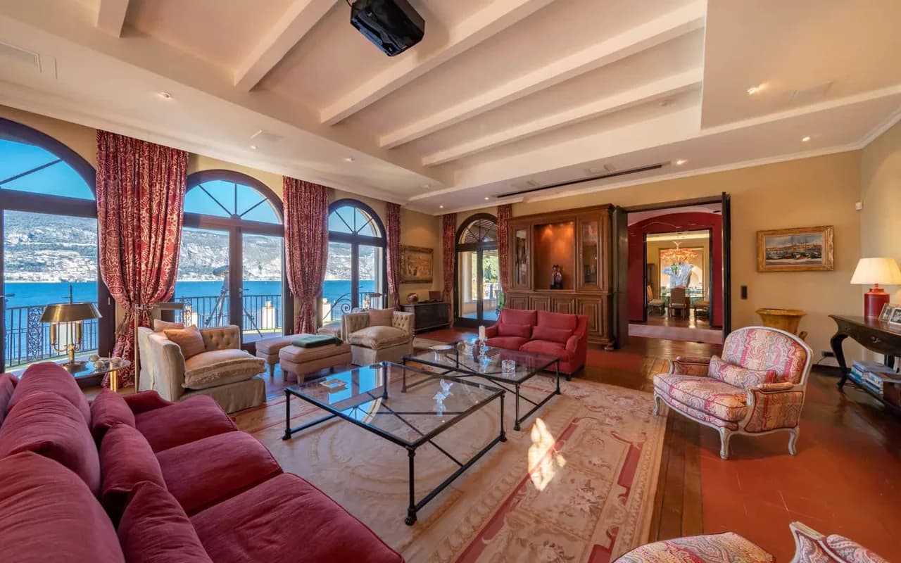 Exclusive French Riviera Estate with Pool photo 2