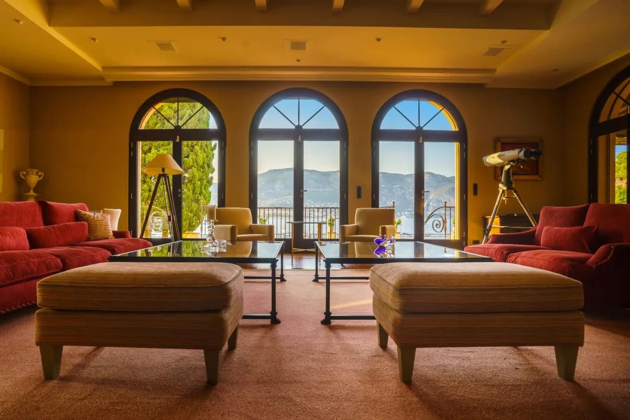 Exclusive French Riviera Estate with Pool photo 4