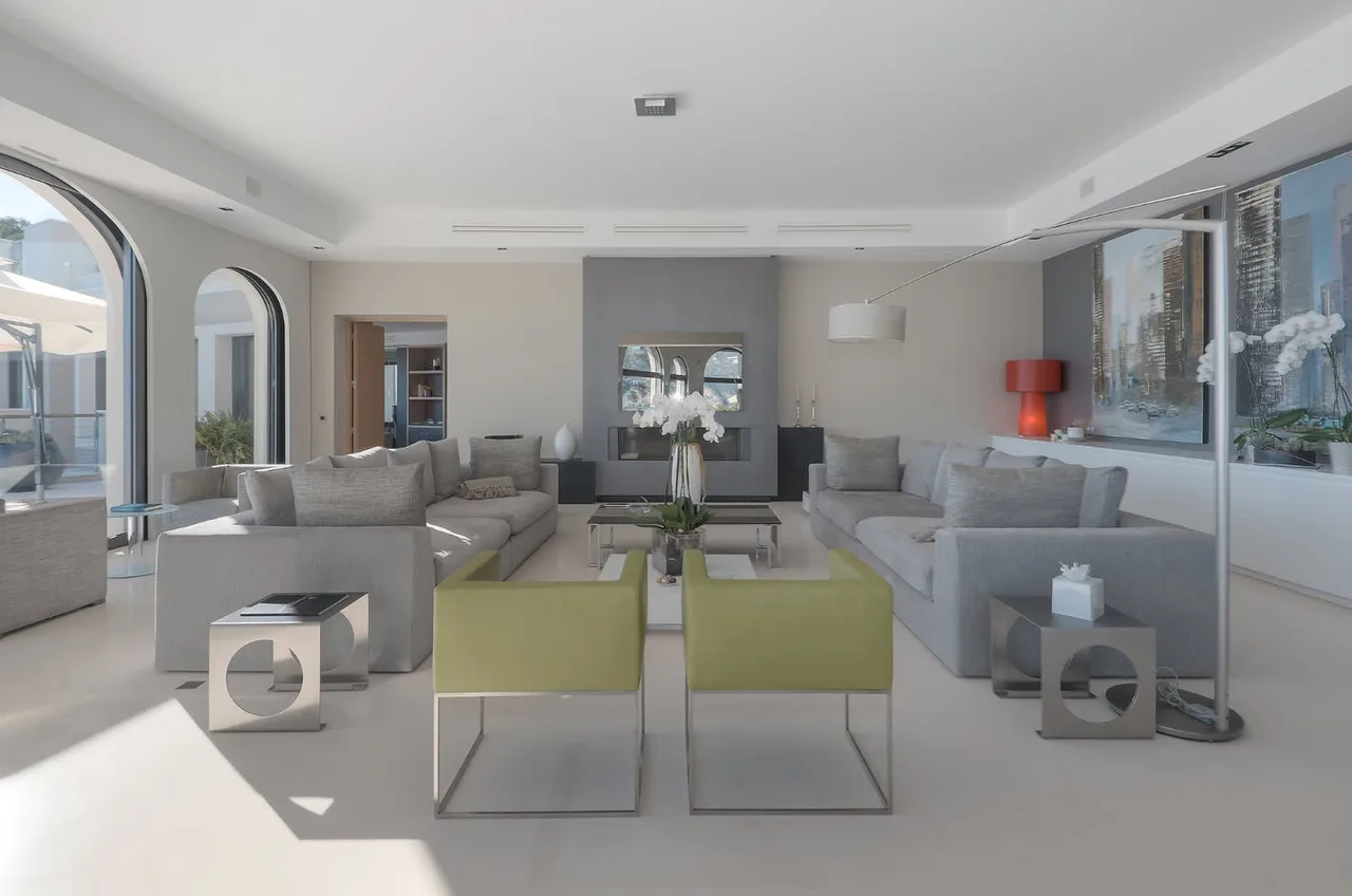 Elegant Villa With Fully Equipped Kitchens photo 2