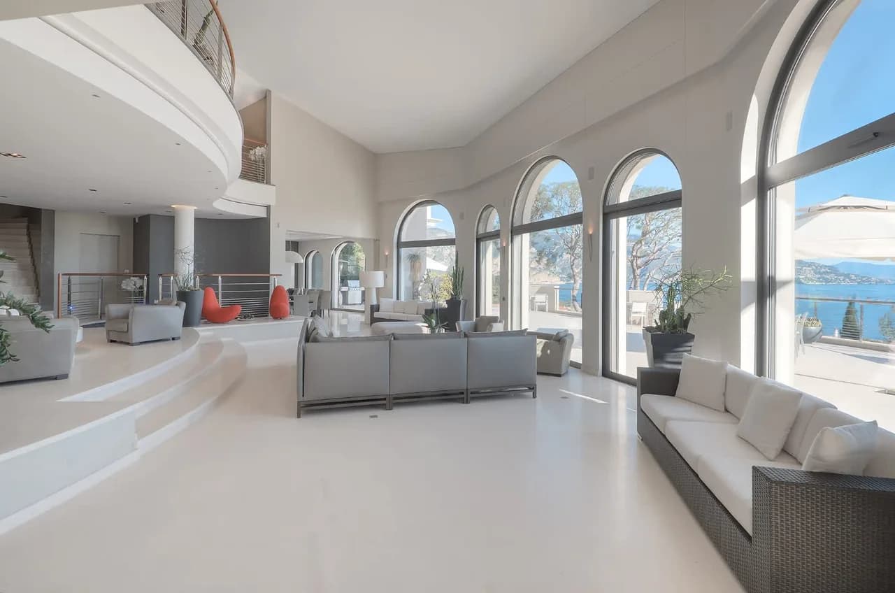 Elegant Villa With Fully Equipped Kitchens photo 5