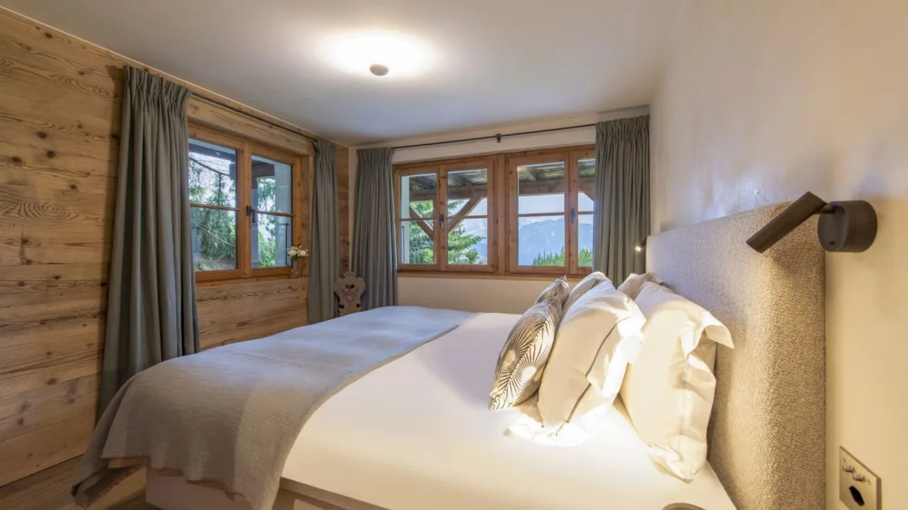 Modern Alpine Escape With Private Hot Tub photo 3
