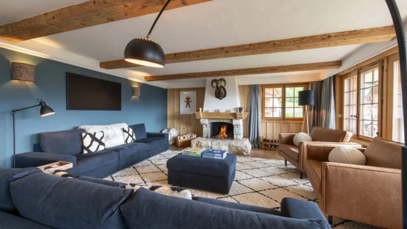 Spacious Ski Apartment With Mountain Views