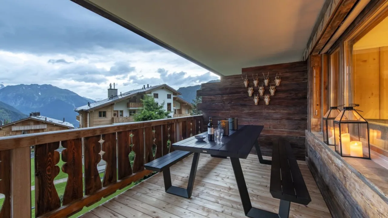 Spacious Ski Apartment With Mountain Views photo 3