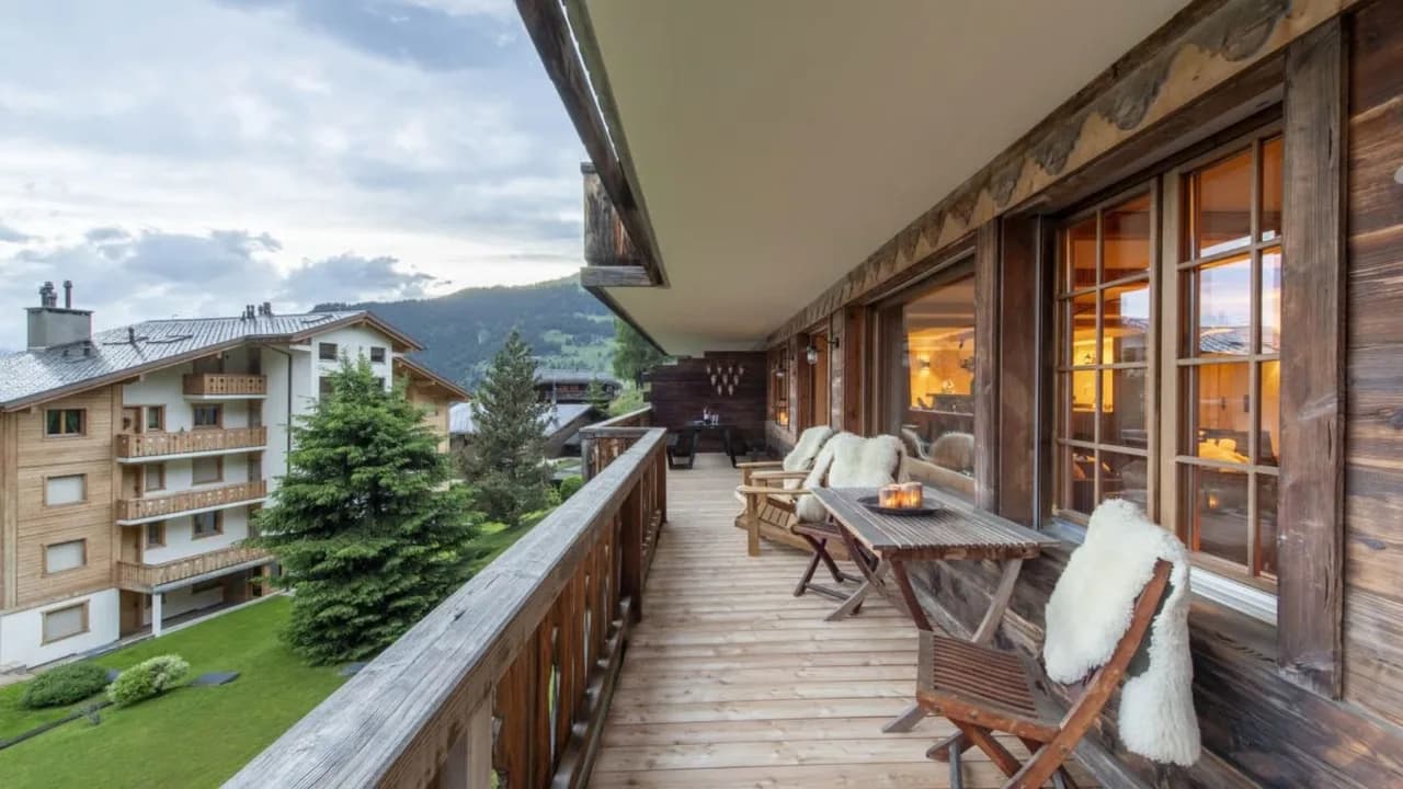 Spacious Ski Apartment With Mountain Views photo 4
