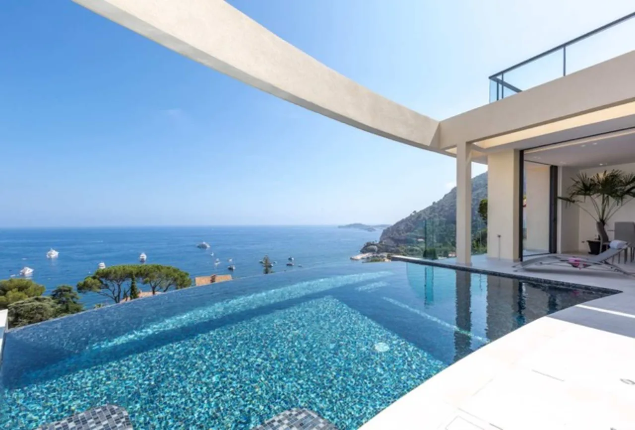 Elegant Villa With Expansive Outdoor Spaces