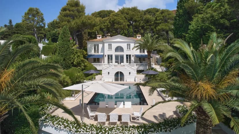 Refined Villa With Four Luxury Bedrooms