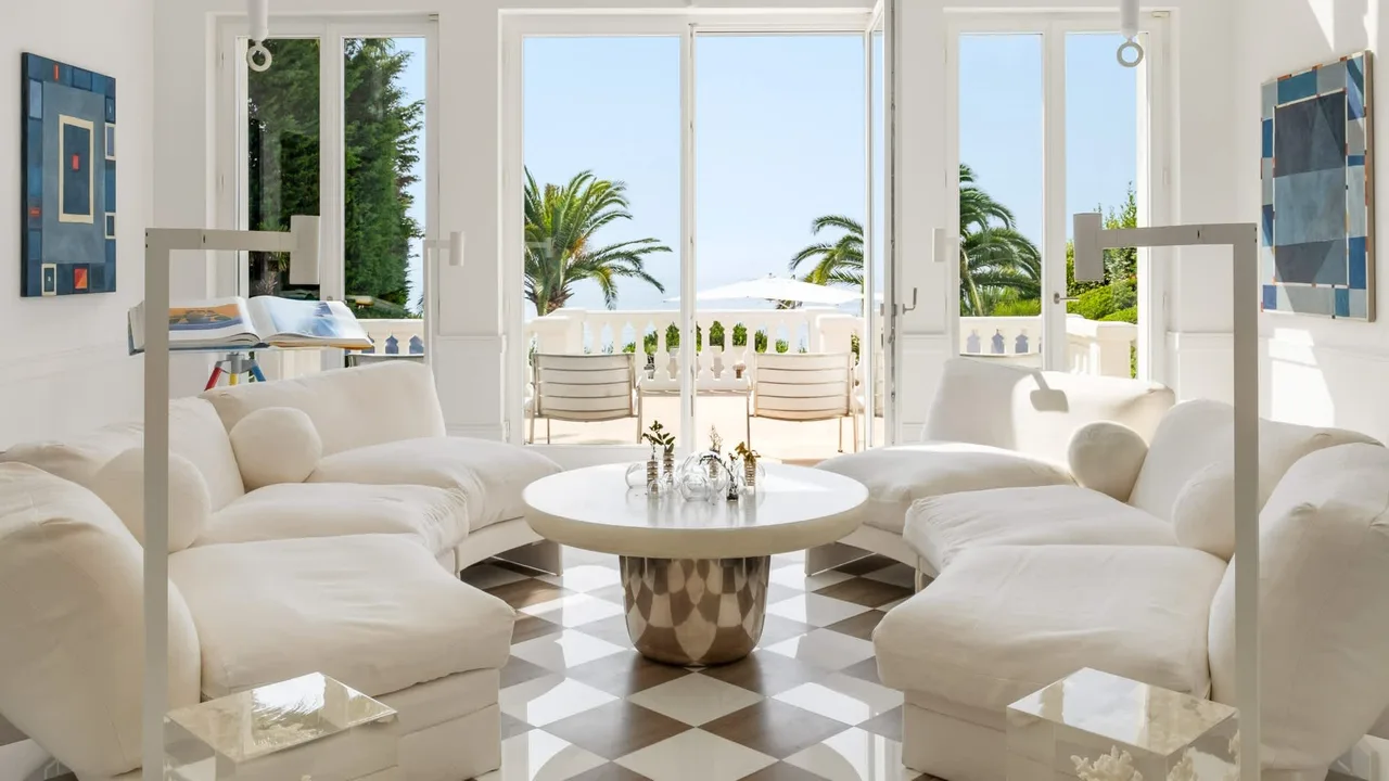 Refined Villa With Four Luxury Bedrooms photo 4