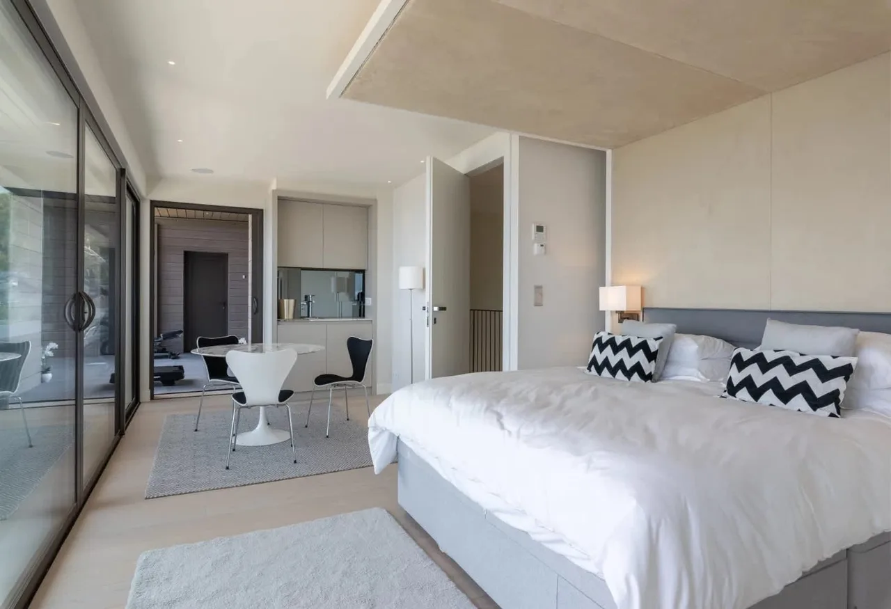Modern Villa With Bright Airy Interiors photo 3