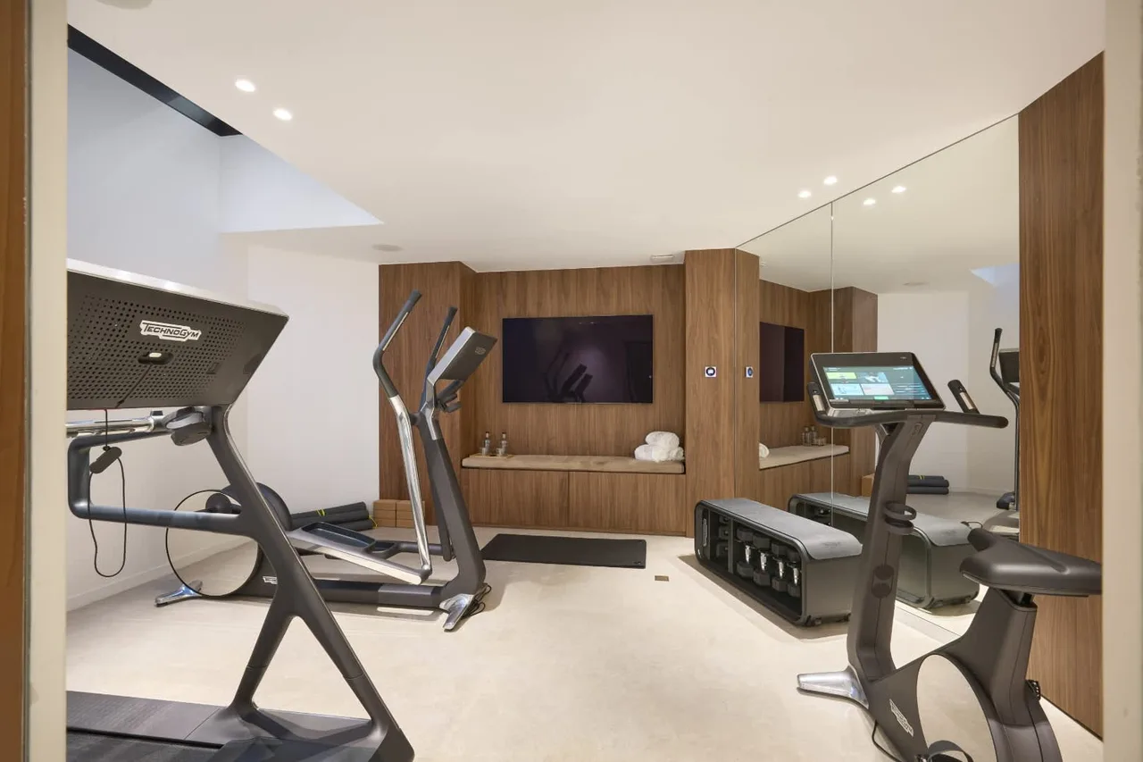 Elegant Villa With Private Spa Facilities photo 5