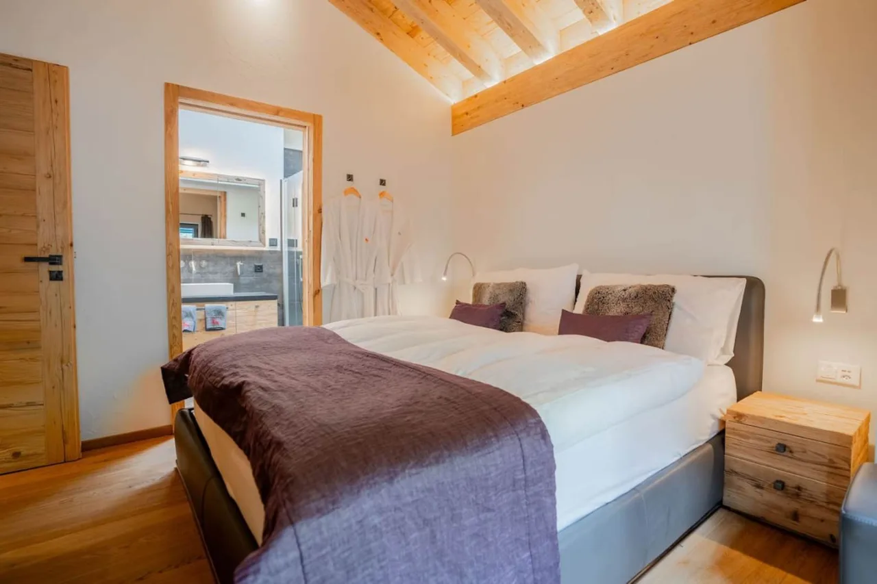 Spacious Penthouse Apartment in Central Zermatt photo 3