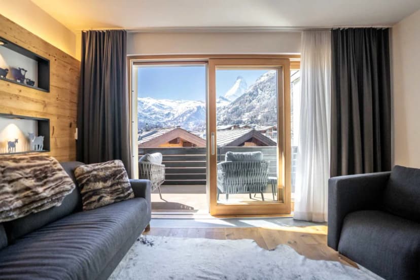Spacious Zermatt Home With Large Balcony