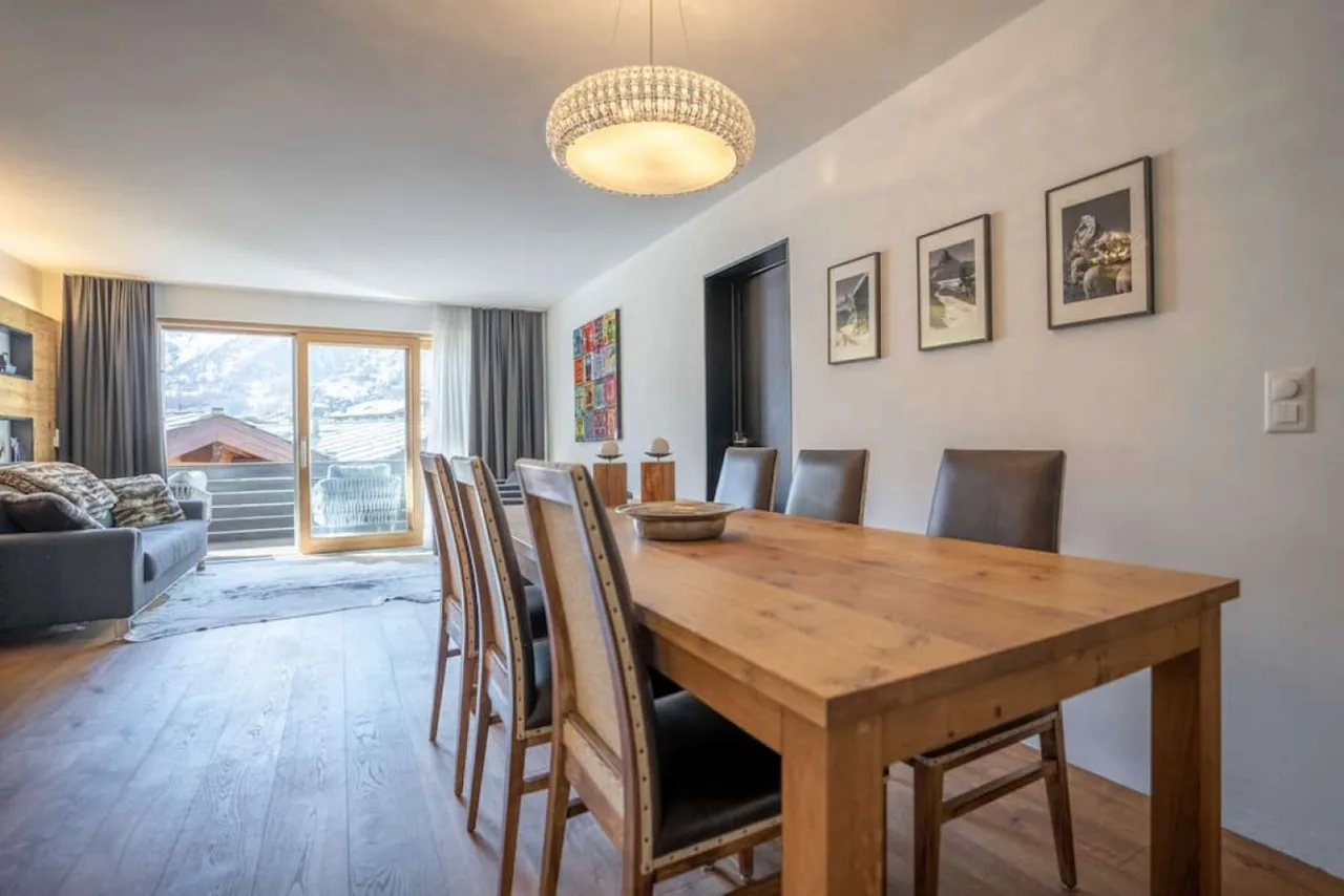 Spacious Zermatt Home With Large Balcony photo 5
