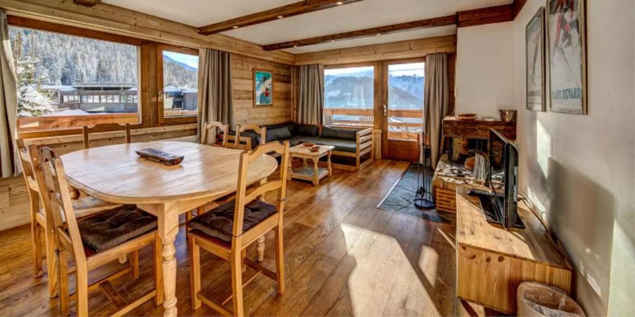 Bright Corner Apartment With Mountain Views photo 4