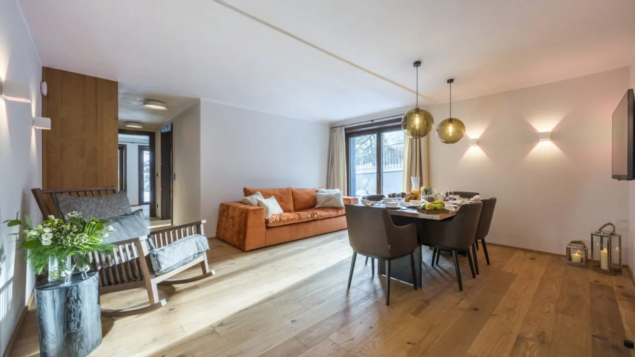 Chic Alpine Apartment Near Ski Area photo 3