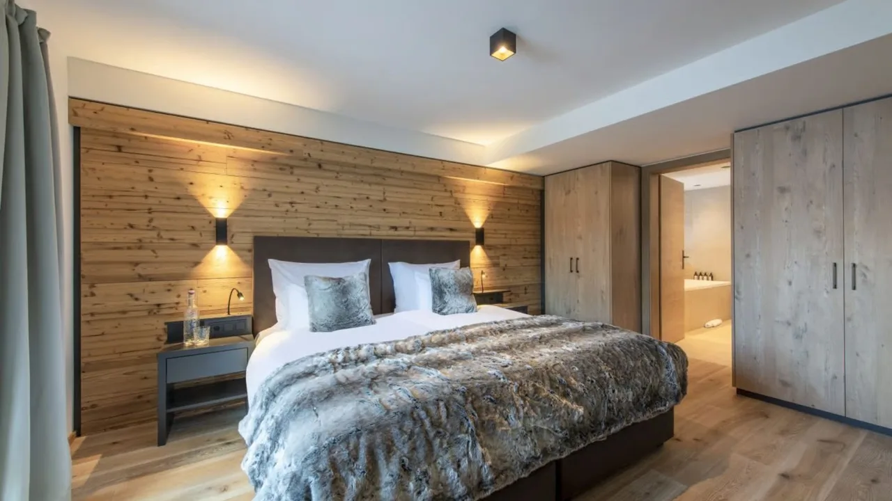 Modern Mountain Escape Near Ski Slopes photo 3