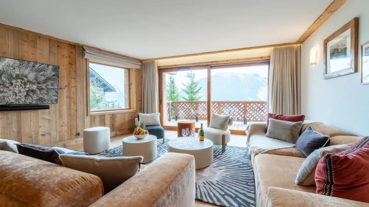 Elegant Apartment With Courchevel Mountain Views