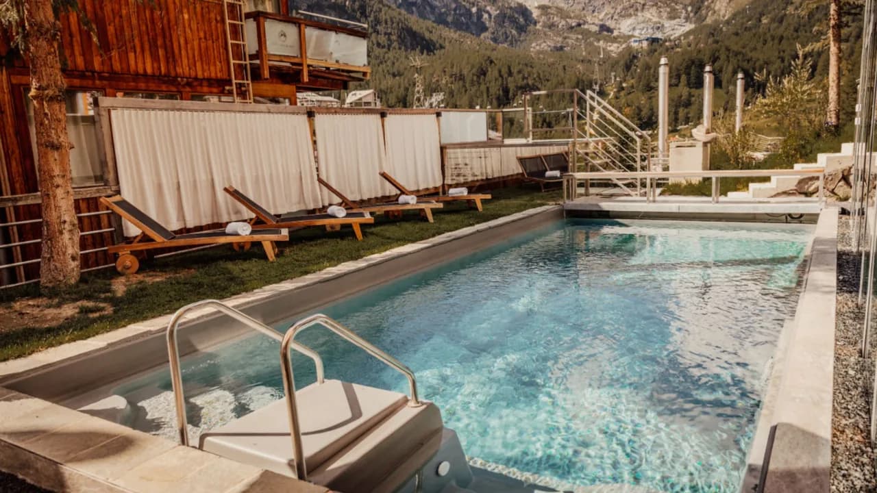 Bright Apartment With Matterhorn Mountain Views photo 4
