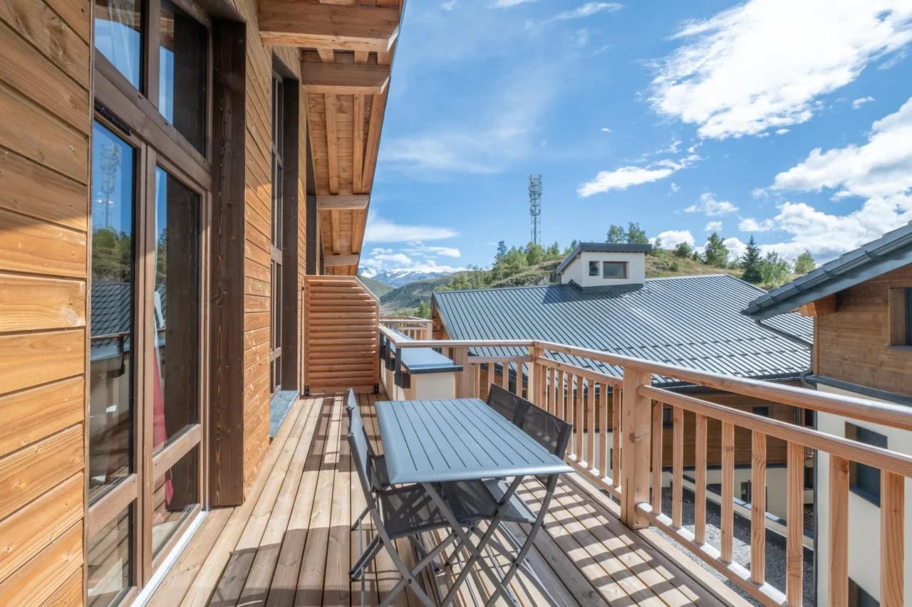 Mountain Apartment With Balcony and Views photo 3