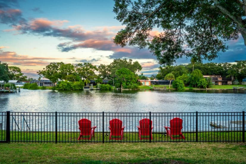 On the Creek,Waterfront,Heated Pool,Game Room, Clearwater Florida