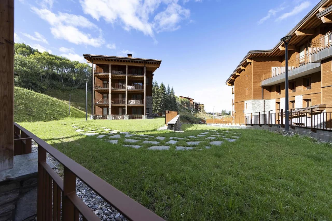 Mountain Getaway With Jacuzzi and Sauna photo 4