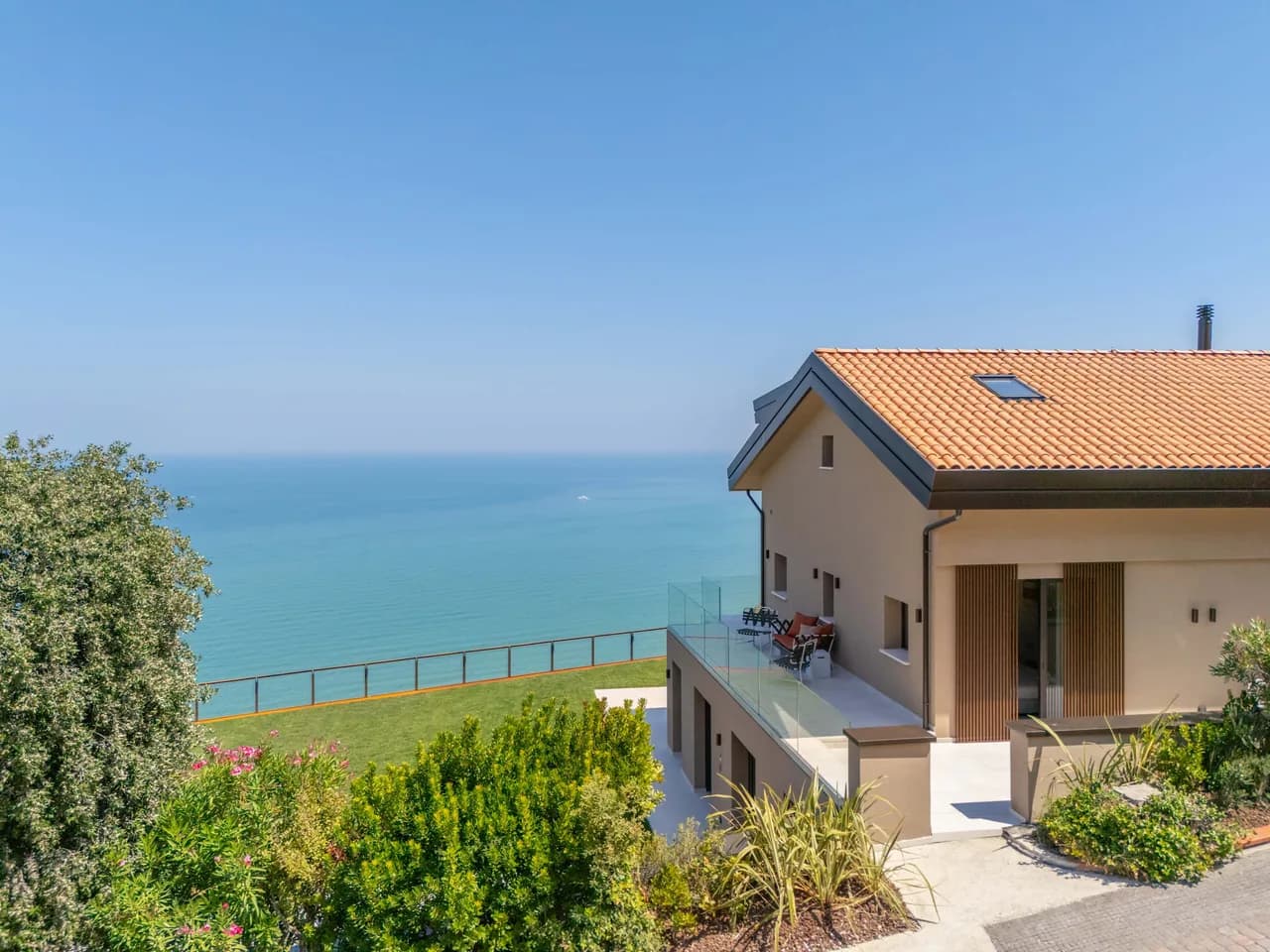 Panoramic Sea-View Villa in Le Marche photo 4