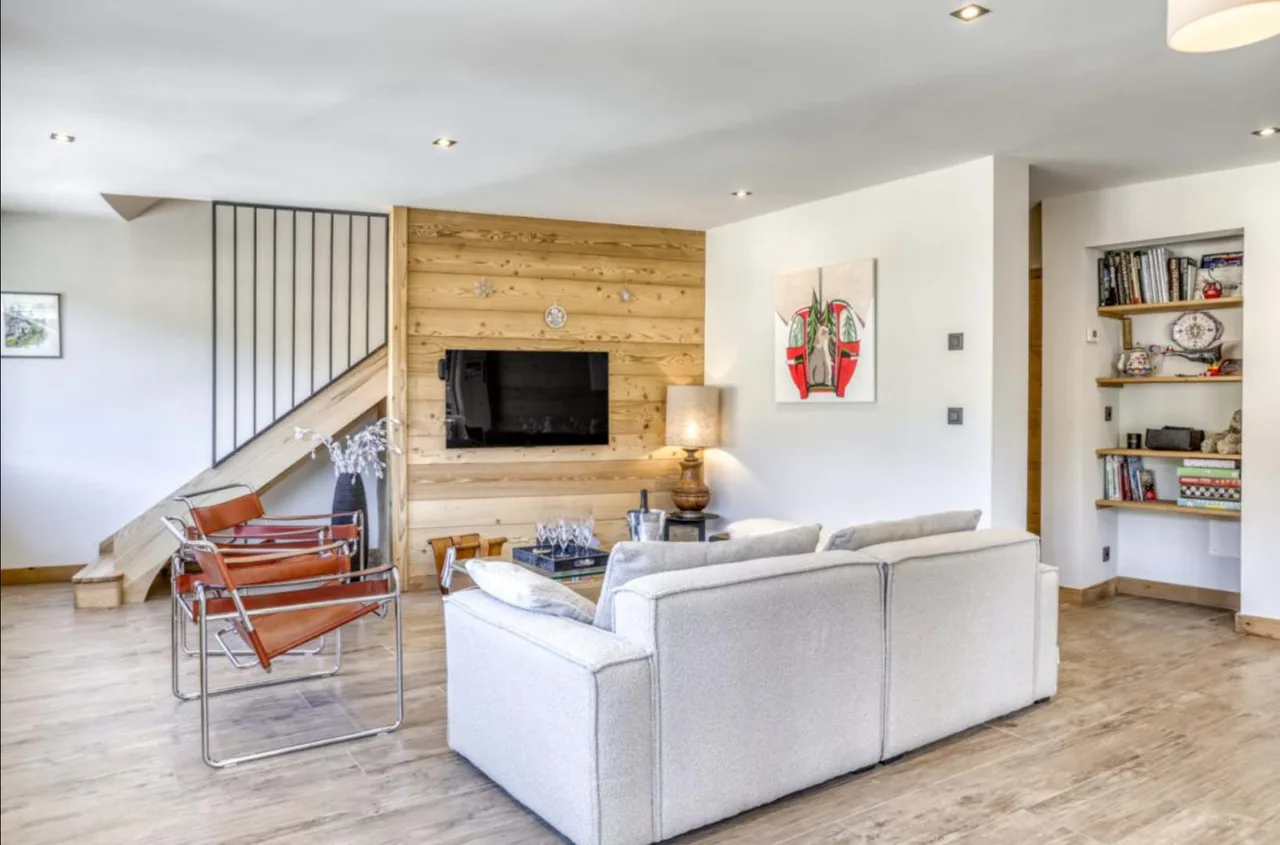 Central Retreat With Direct Ski Access