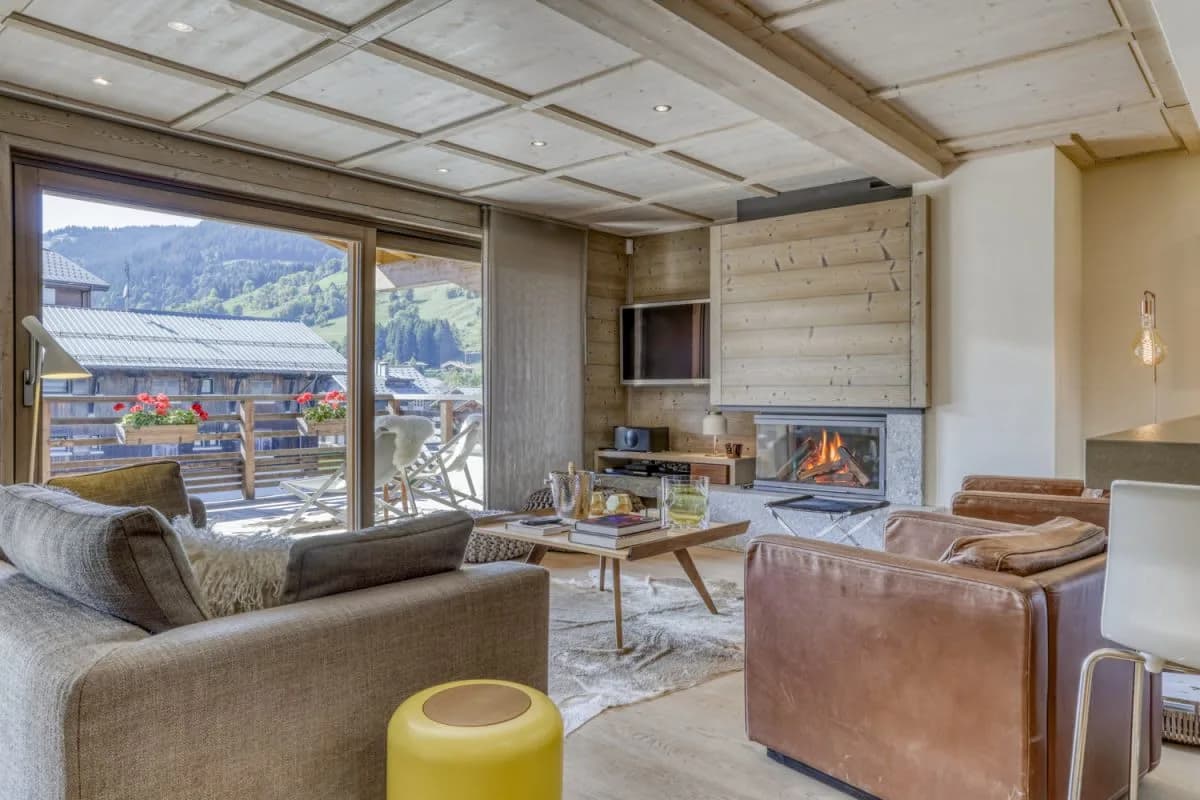 Modern Mountain Escape With Open Plan photo 3