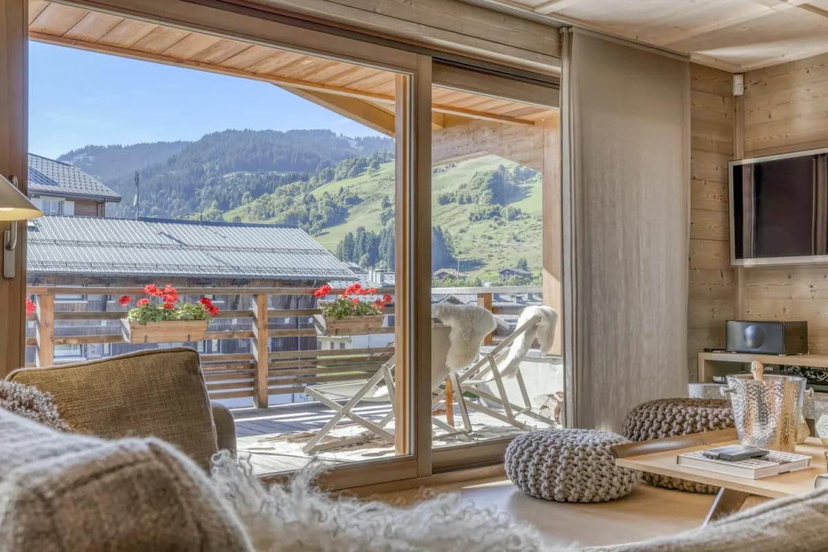 Modern Mountain Escape With Open Plan photo 4