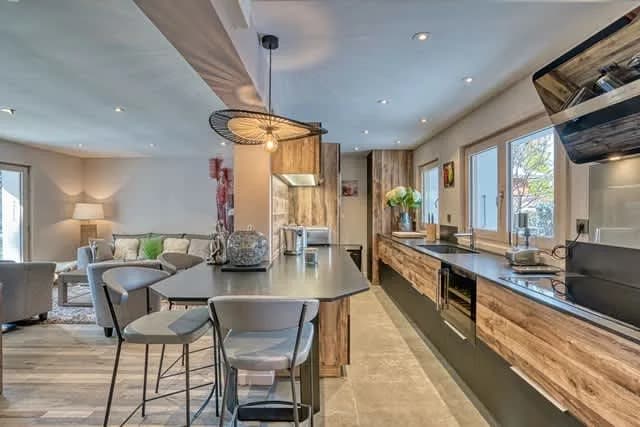 Central Mountain Apartment With Contemporary Warmt photo 4