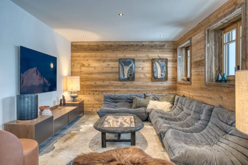 Modern Alpine Comfort Near Village Center