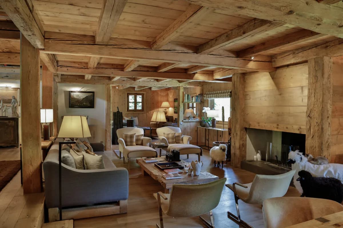 Contemporary Chalet With Alpine Charm In Megève photo 2