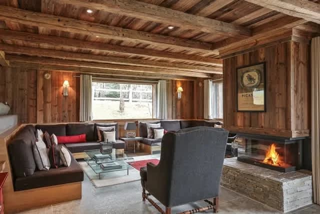 Spacious Chalet With Sauna And Jacuzzi