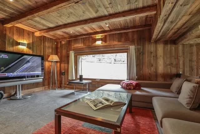 Spacious Chalet With Sauna And Jacuzzi photo 3