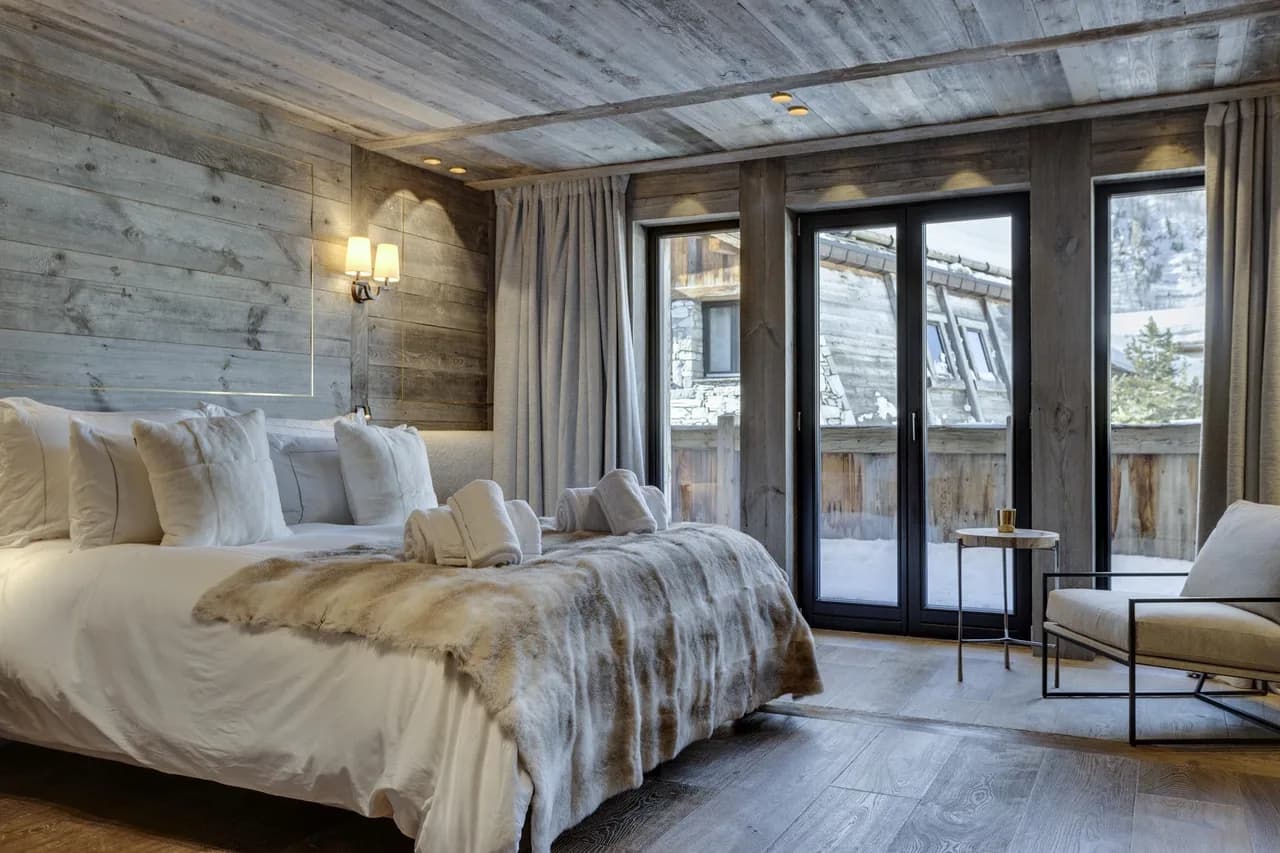 Elegant Mountain Sanctuary With Indoor Pool photo 2