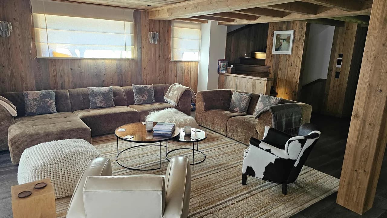 Elegant Ski Chalet Nestled in Le Raffort photo 5