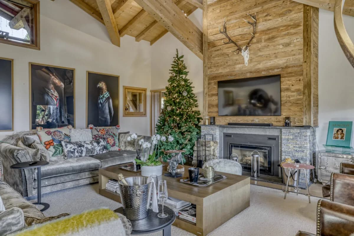 Family Chalet With Stunning Mountain Views photo 3