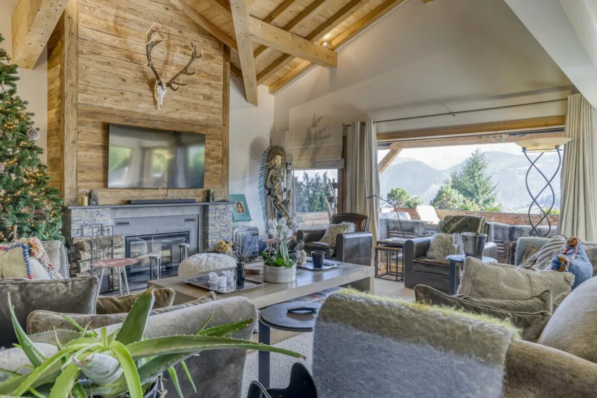 Family Chalet With Stunning Mountain Views photo 4