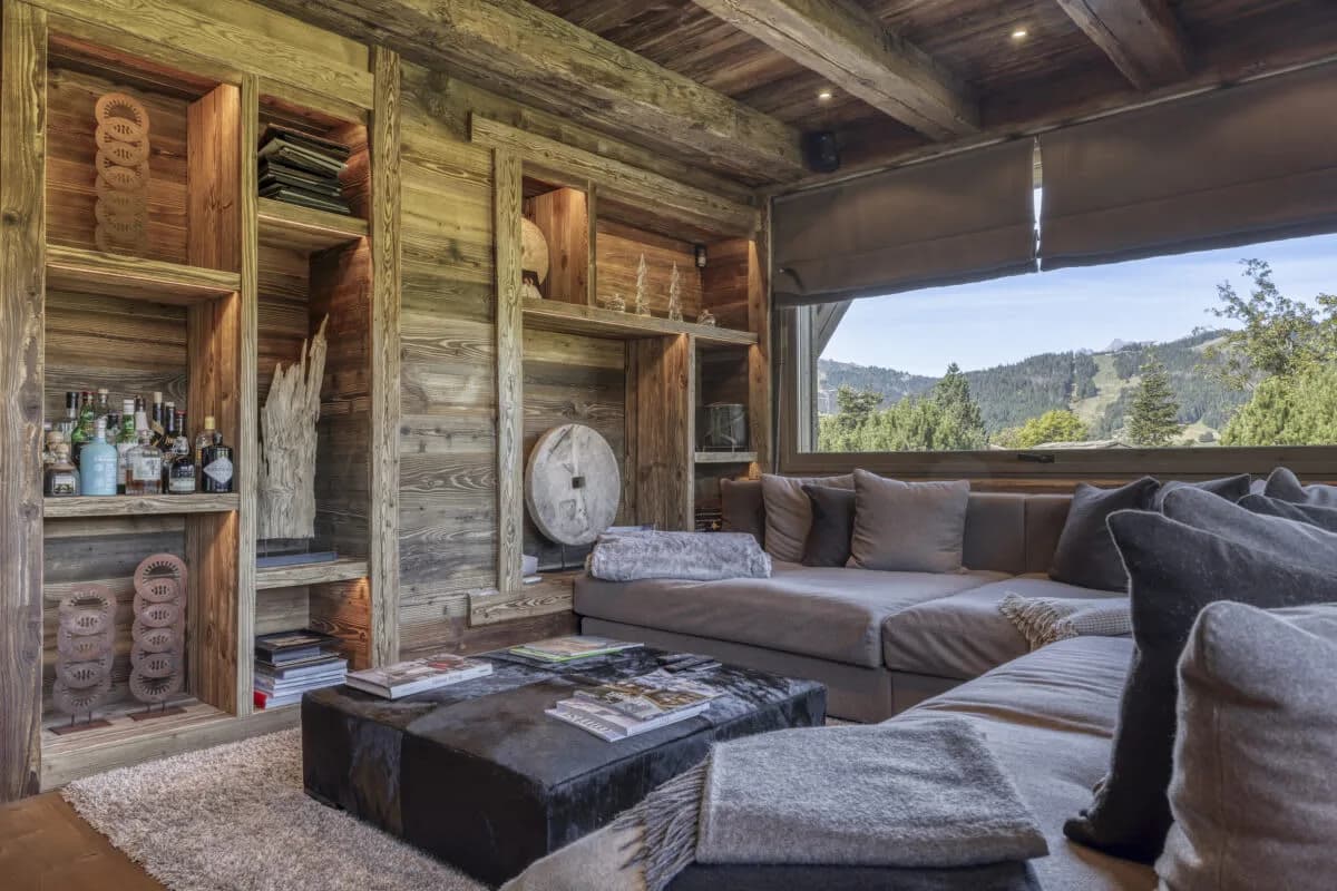 Elegant Chalet Surrounded by Alpine Greenery photo 4