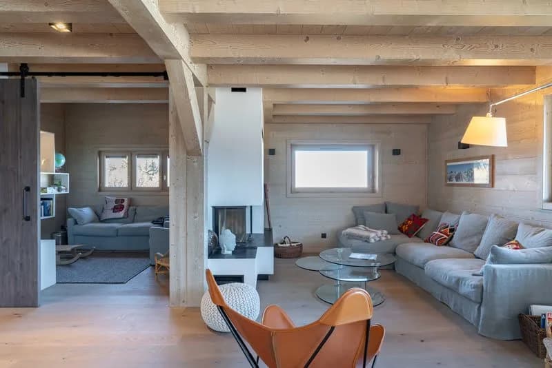 Luxurious Light Wood Chalet With Views photo 3