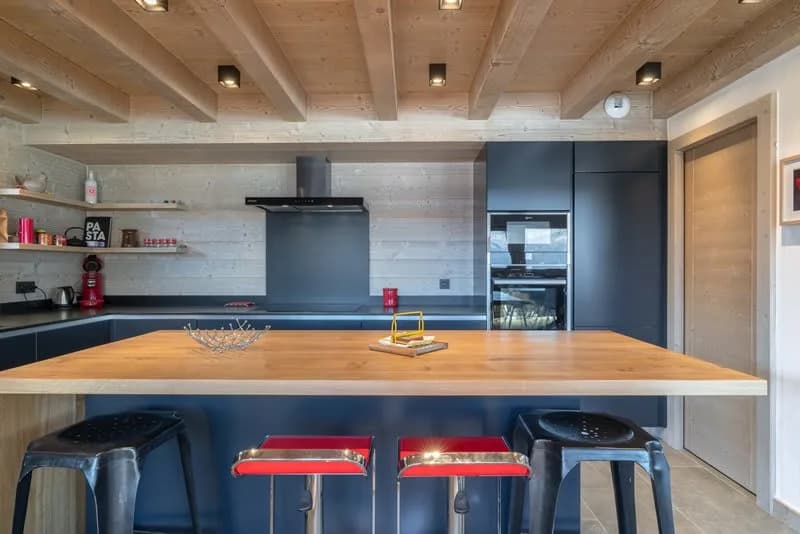 Luxurious Light Wood Chalet With Views photo 4