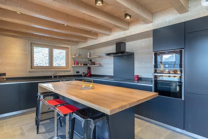 Luxurious Light Wood Chalet With Views photo 5