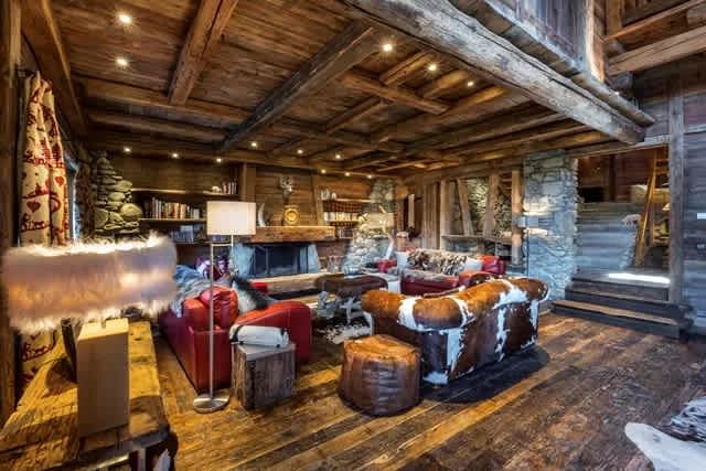 Rustic Megève Escape with Mountain Jacuzzi photo 2