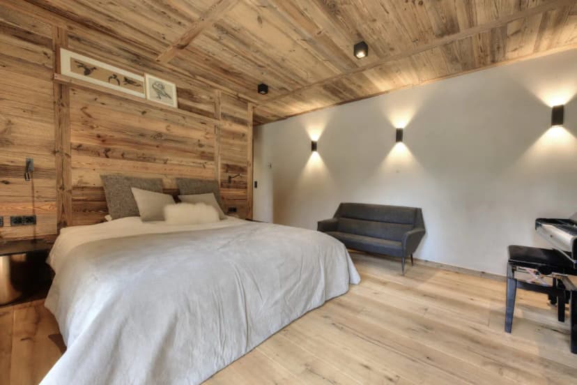 Sophisticated Alpine Chalet With Elegant Interiors