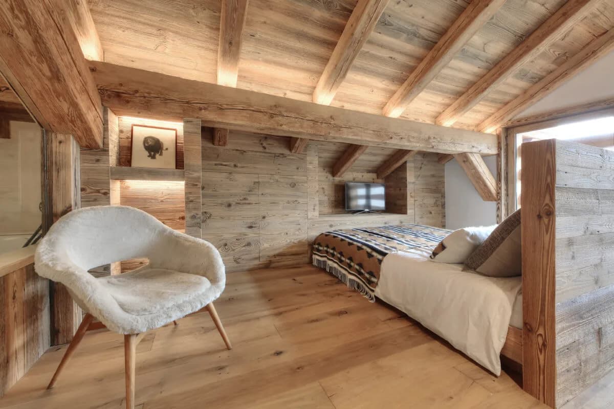 Sophisticated Alpine Chalet With Elegant Interiors photo 4